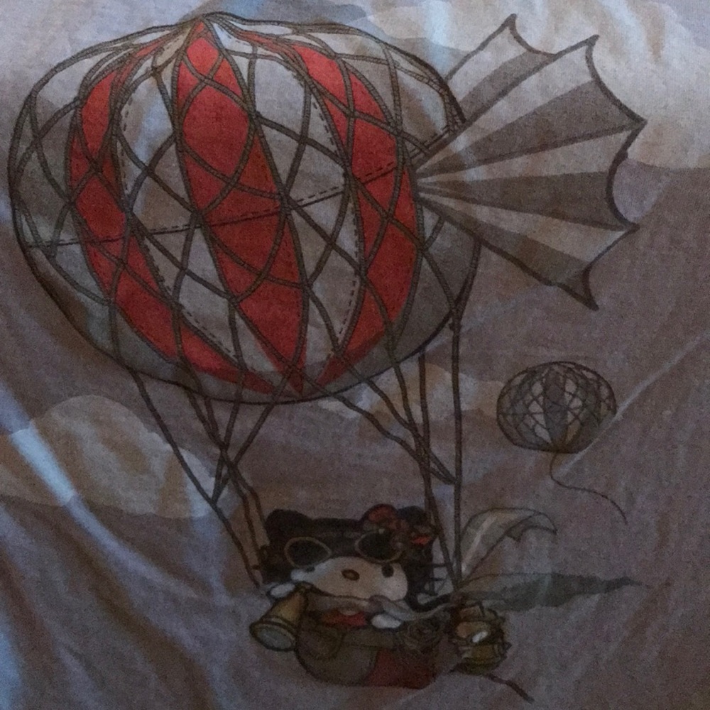 Juniors hello kitty tee